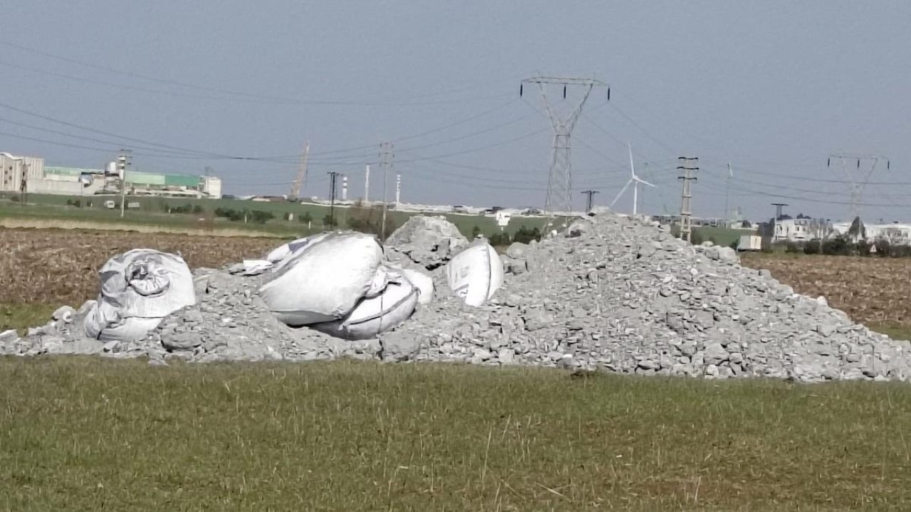 Muratlı’da mera alanına atık döküldü