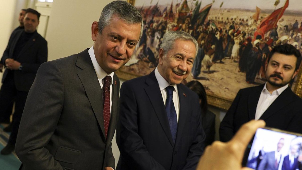 Özgür Özel ve Bülent Arınç’tan sürpriz görüşme! İBB davası sorusuna ilginç yanıt: “Güneşin altındaki her şey…”