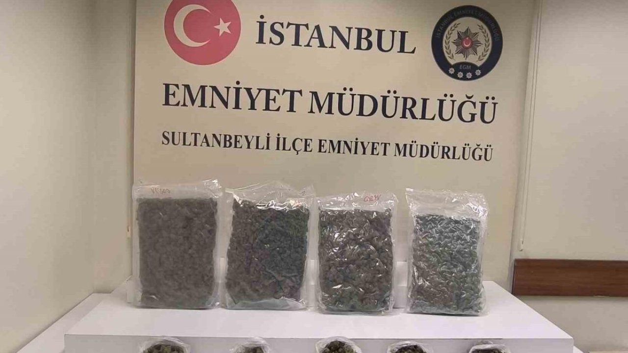 Sultanbeyli’de dron ile takip edilen uyuşturucu satıcısına operasyon kamerada