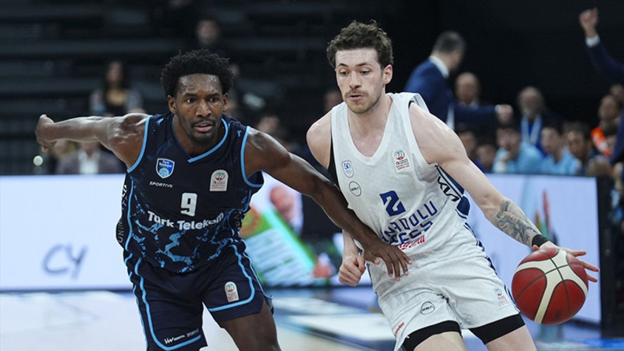 Anadolu Efes evinde Türk Telekom'u mağlup etti!