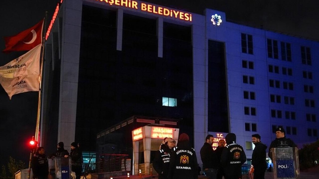 Ataşehir Belediyesi'ne gece yarısı operasyon: Onursal Adıgüzel de aralarında! İşte gözaltı listesi