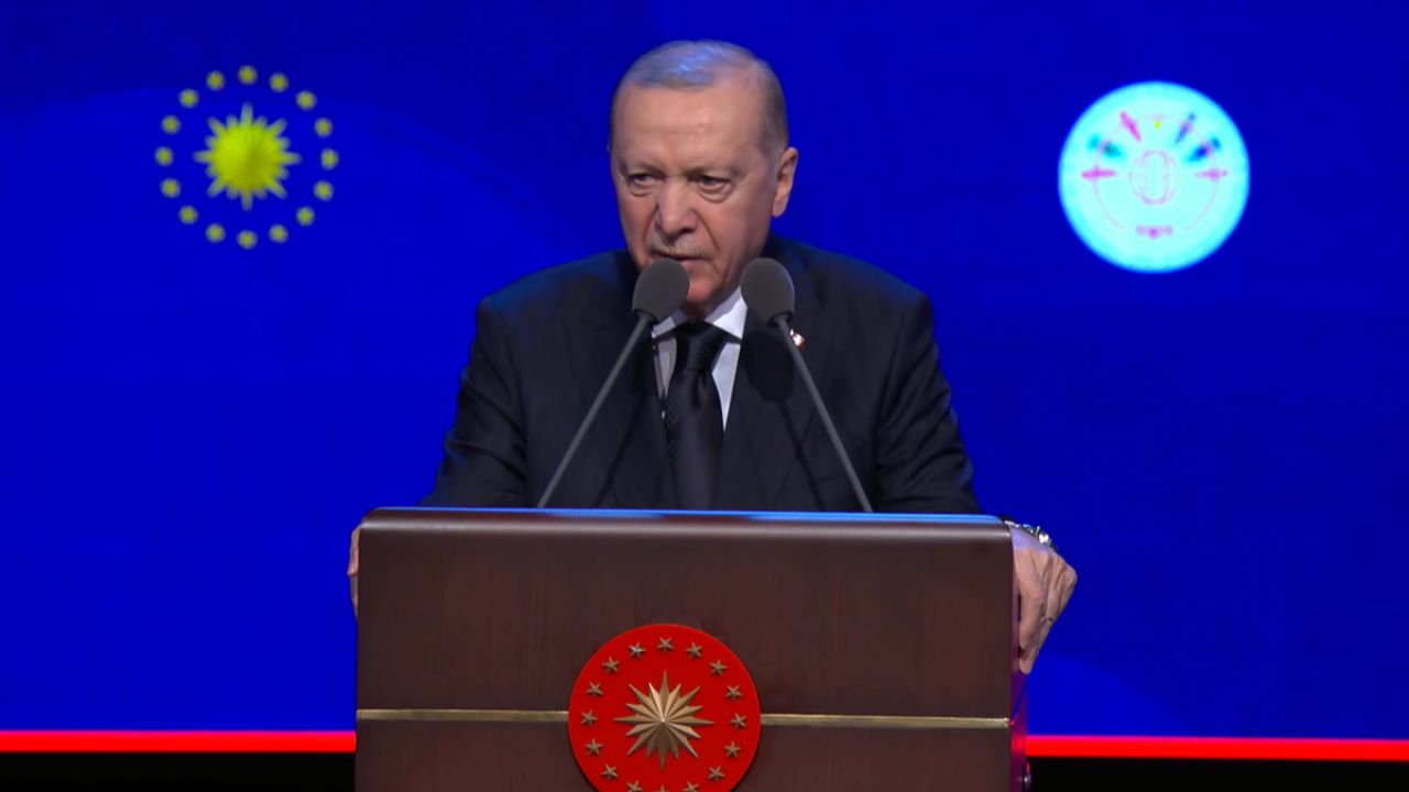 Cumhurbaşkanı Erdoğan çocuklara seslendi: 'Sanal dünya' uyarısı