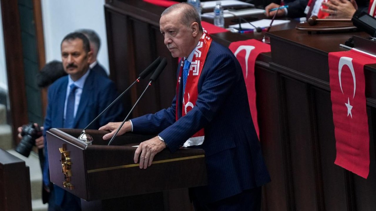 Cumhurbaşkanı Erdoğan Özgür Özel'e fena yüklendi! "İyice zıvanadan çıktı"