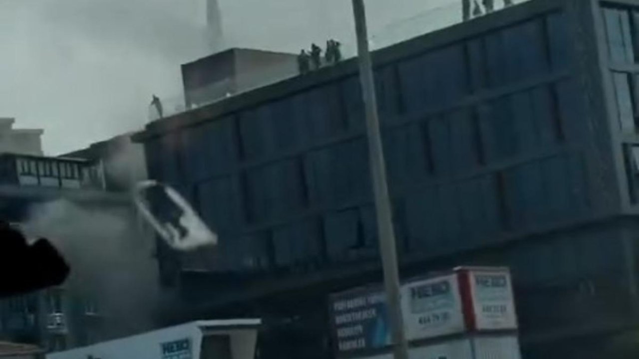 Ekipler olay yerinde! Pendik'te iş yerinde yangın