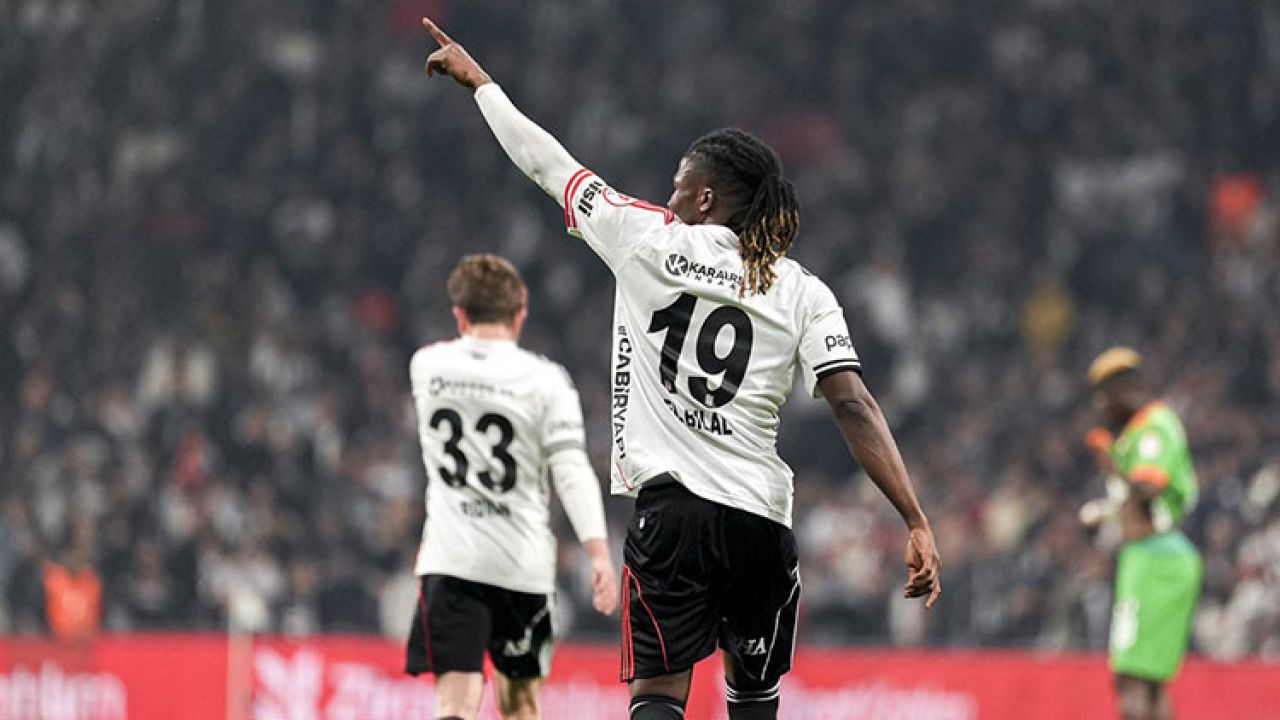 El Bilal Toure 3 ay sonra golle tanıştı!