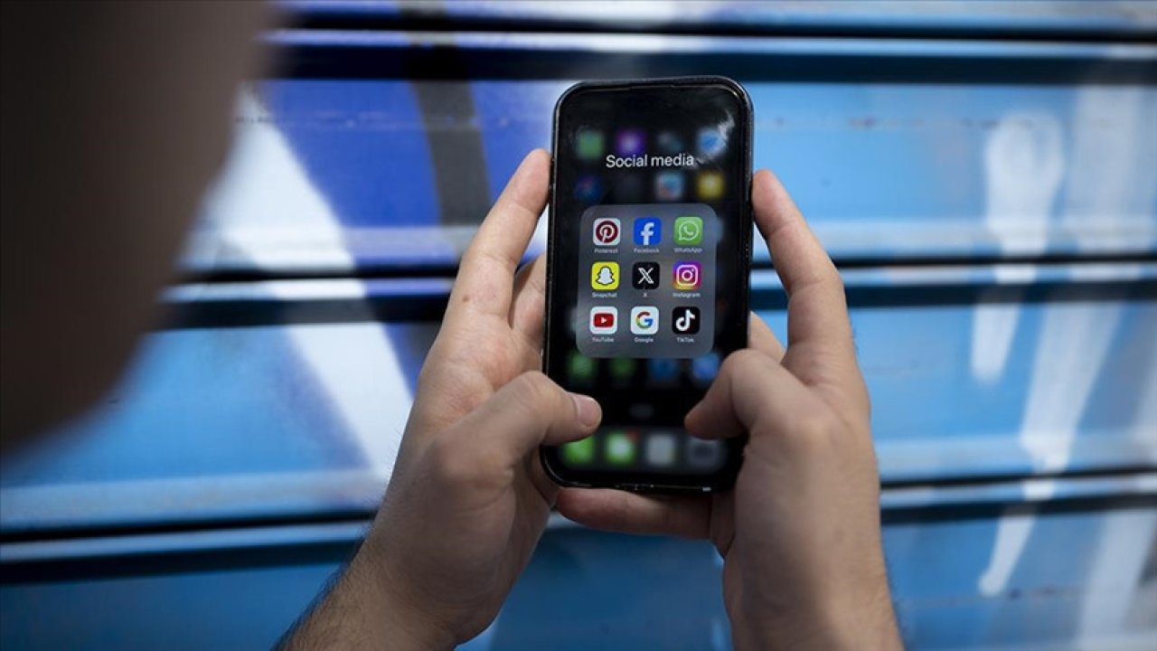 Fransa'da 'sosyal medyaya 15 yaş sınırı' tasarısı kabul edildi