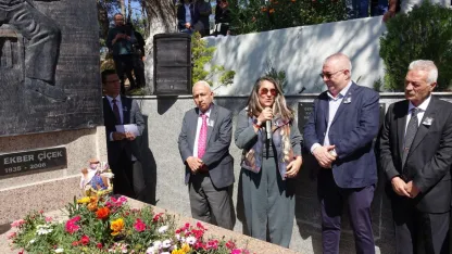 Halk ozanı Ali Ekber Çiçek vefatının 20. yılında kabri başında anıldı