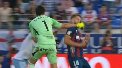 İspanya'da rakibine yumruk atan kaleciye rekor ceza!