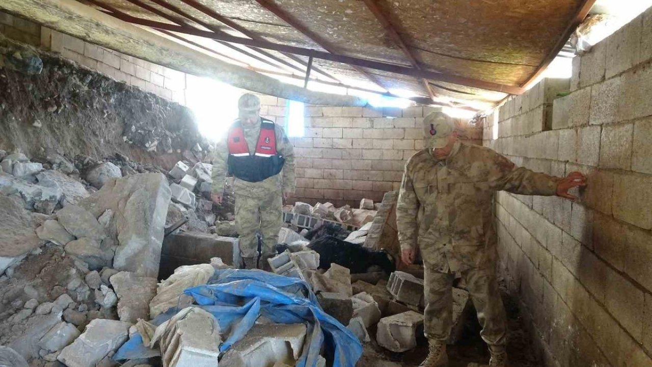 Kilis’te toprak kayması: Ahır çöktü, 40 hayvan telef oldu