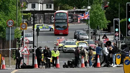Londra'da bıçaklı saldırı: Şüpheli gözaltına alındı