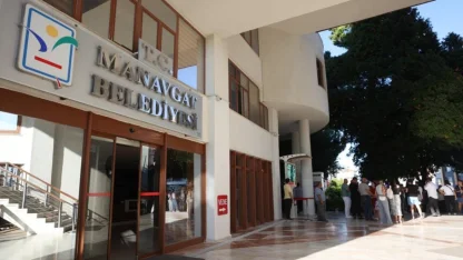 Manavgat Belediyesi'ne yeni operasyon! Gözaltılar var