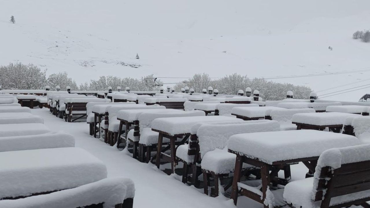 Nisan sonunda Uludağ’da kış geri döndü