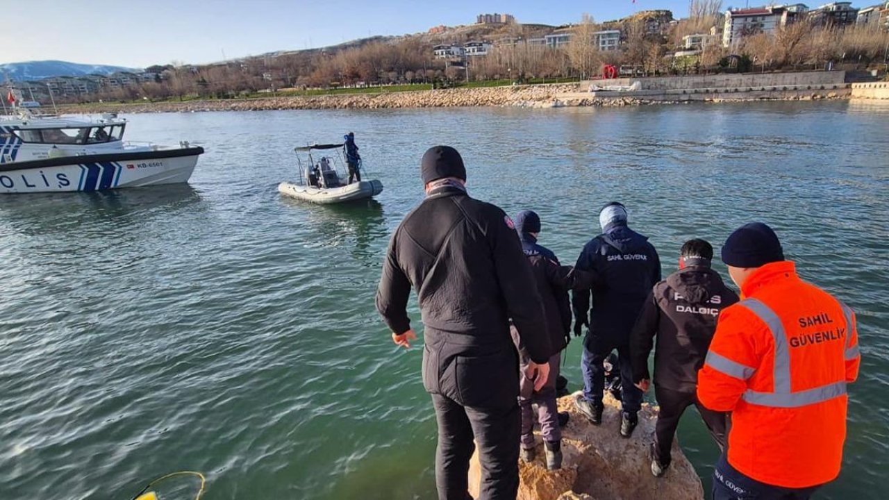 Van Gölü’nde kaybolan Boran Öner'den acı haber geldi: Cansız bedeni bulundu!