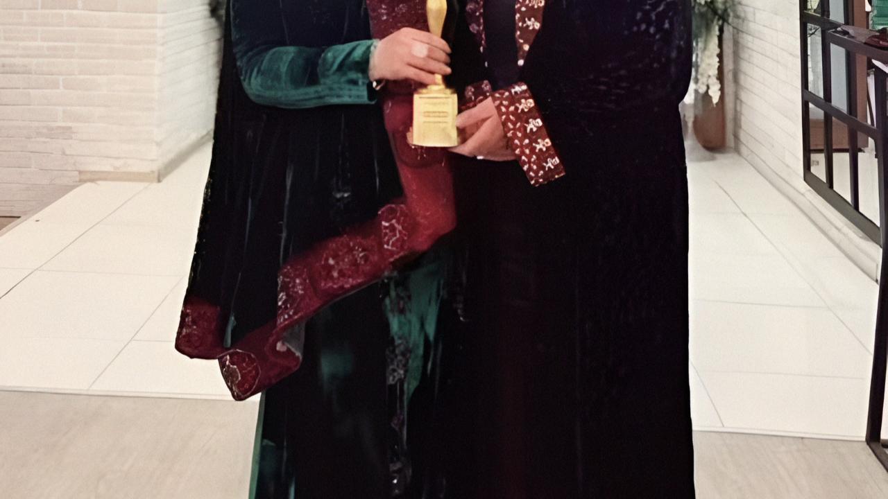 YILIN İPEK KİRPİK UZMANI VE EĞİTMENİ AYSHAT MOMMADOVA