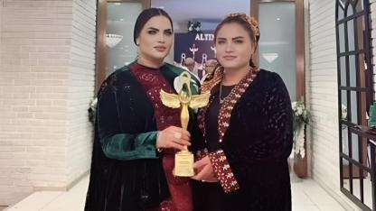 YILIN İPEK KİRPİK UZMANI VE EĞİTMENİ AYSHAT MOMMADOVA