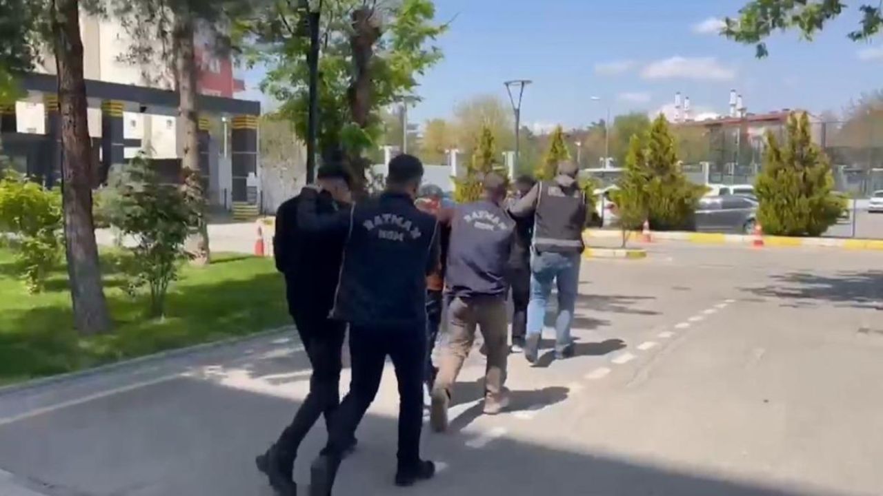 Batman’da silah operasyonu: 13 tabanca ele geçirildi