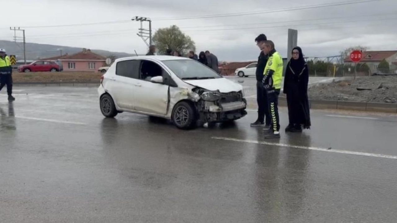 Eskişehir'de iki otomobil çarpıştı: 1 yaralı