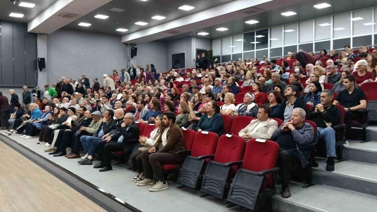 Gömeç’ de bahara merhaba konseri yoğun ilgi gördü