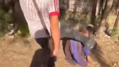 İzmir’de yaşlı adama tekmeyle saldıran şüpheliler serbest bırakıldı