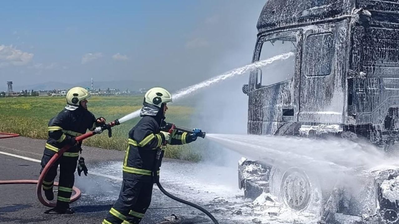 Mardin'de akaryakıt yüklü tankerde yangın