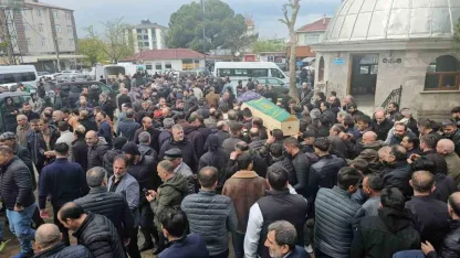 Otobüs kazasında hayatını kaybeden Elif, Tekirdağ’da defnedildi