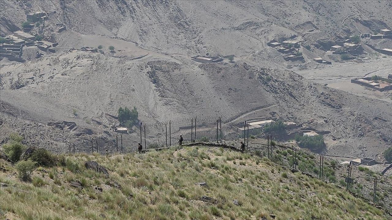 Pakistan ordusu, 13 Afgan militanı etkisiz hale getirildi